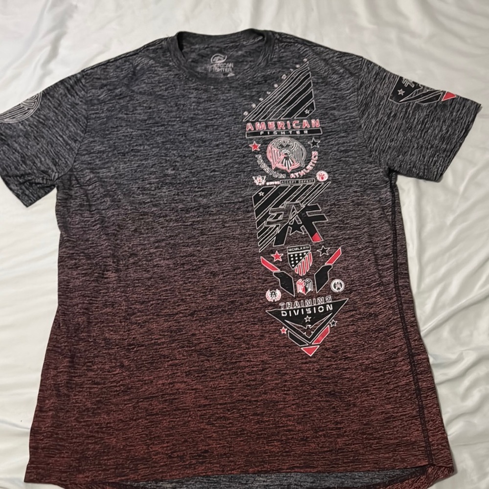 American Fighter Men's Gray and Red Graphic T-Shirt